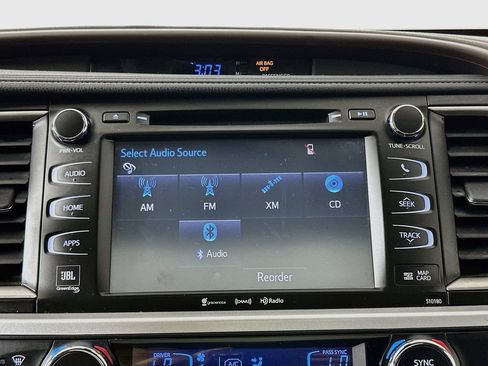 Used 2018 Toyota Highlander Limited FWD image 17