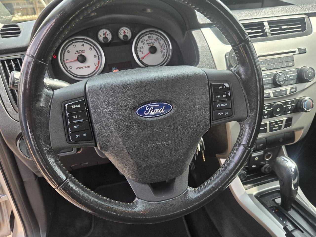 Used 2009 Ford Focus SE FWD image 8