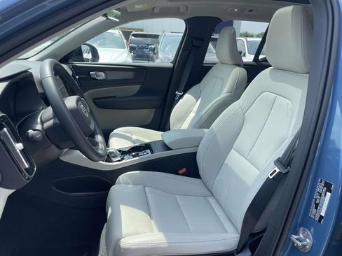 Used 2025 Volvo XC40 B5 Ultra w/ Protection Package Premier AWD/4WD image 8