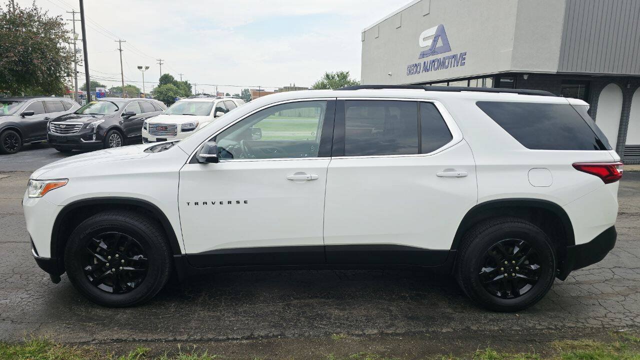 Used 2019 Chevrolet Traverse LT w/ LPO, Blackout Package AWD/4WD image 3