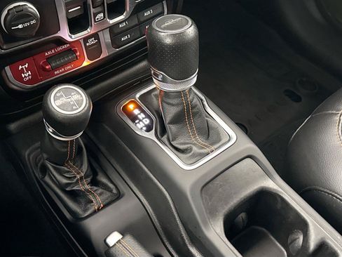 Used 2022 Jeep Gladiator Mojave w/ LED Lighting Group AWD/4WD image 26