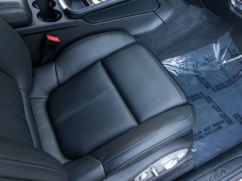 Certified 2024 Porsche Macan image 50