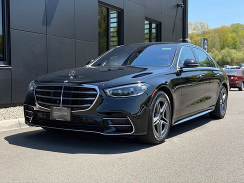 Used 2024 Mercedes-Benz S 580 4MATIC Sedan image 2