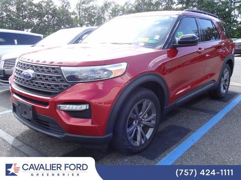 Used 2022 Ford Explorer XLT w/ Equipment Group 202A RWD image 3