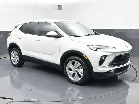 Used 2024 Buick Encore GX Preferred FWD image 2