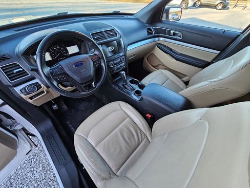 Used 2017 Ford Explorer XLT w/ Equipment Group 202A image 15