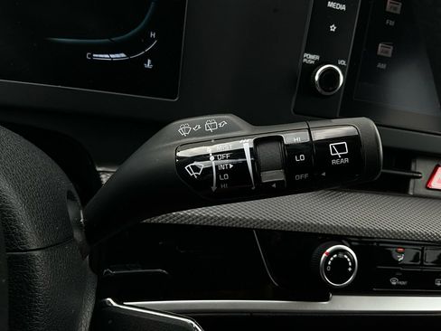 Used 2025 Kia Sportage LX image 35