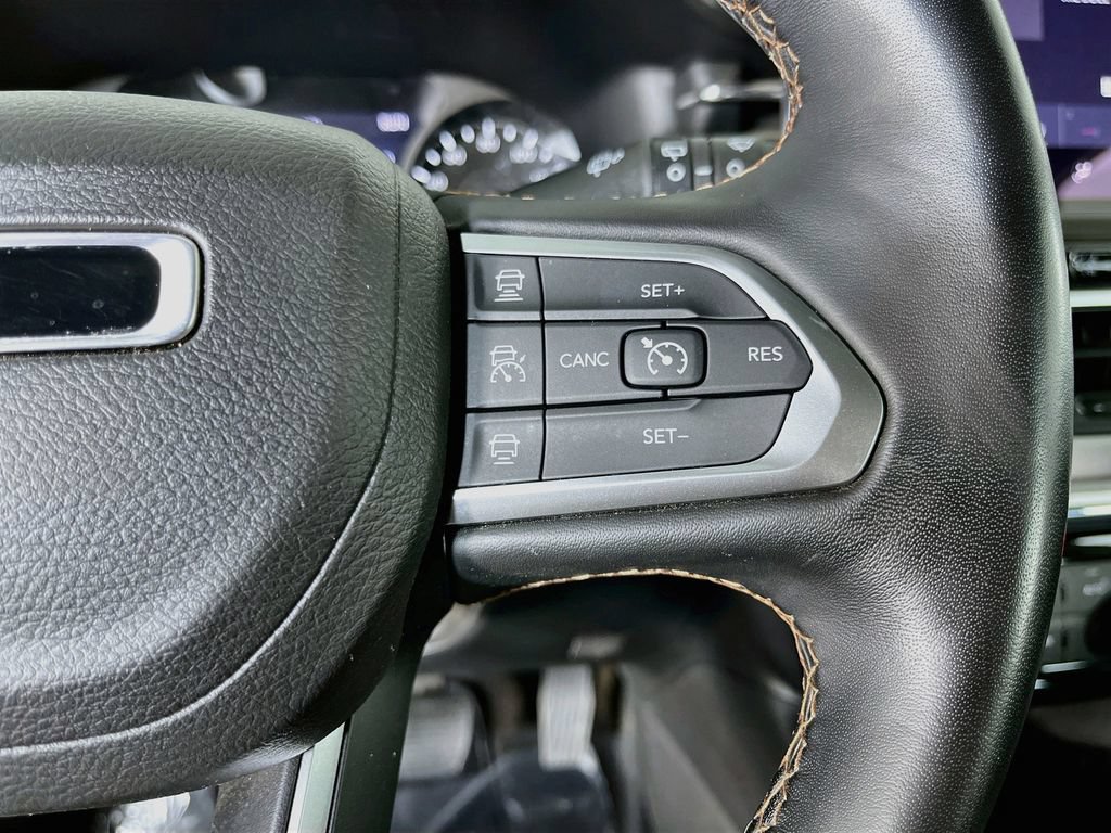 Used 2022 Jeep Compass Limited AWD/4WD image 16