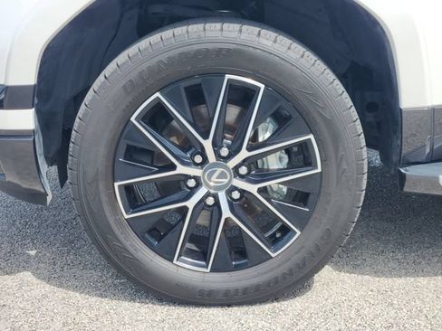 Used 2024 Lexus GX 550 w/ Accessory Package (Z1) AWD/4WD image 8