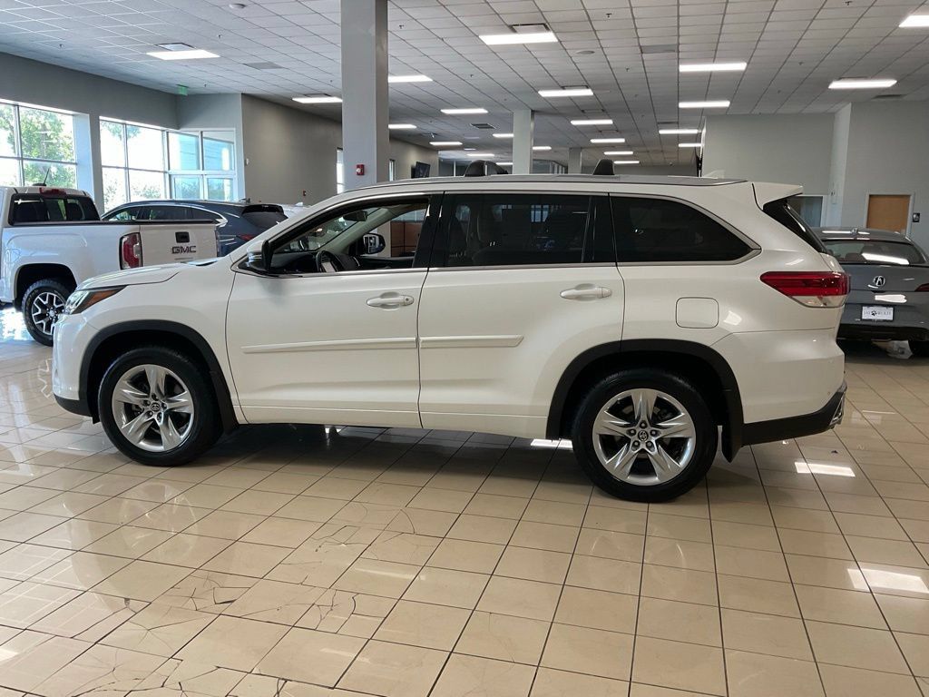 Used 2019 Toyota Highlander Limited AWD/4WD image 5
