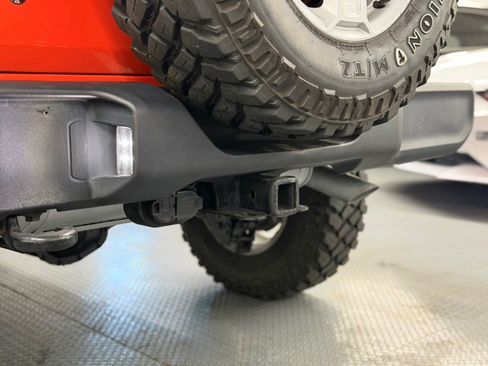 Used 2018 Jeep Wrangler Unlimited Sport S AWD/4WD image 14