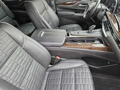 Used 2023 Cadillac Escalade Sport Platinum w/ Heavy-Duty Trailer Package image 14