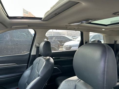 Used 2021 Kia Telluride SX w/ Towing Package FWD image 7