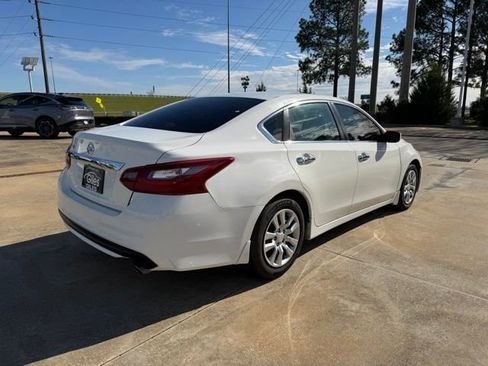 Used 2018 Nissan Altima 2.5 S w/ S Convenience Package image 5