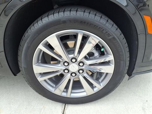 Used 2025 Cadillac XT6 Premium Luxury FWD image 7