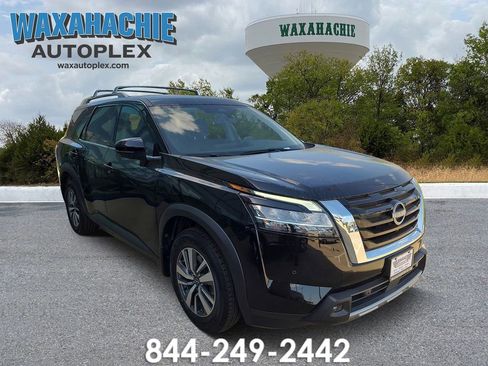 Used 2024 Nissan Pathfinder SL image 1