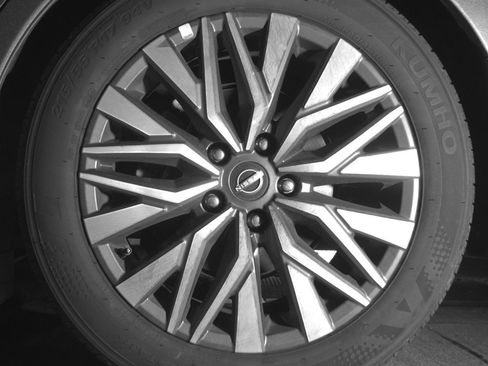 Used 2025 Nissan Altima 2.5 SV image 14