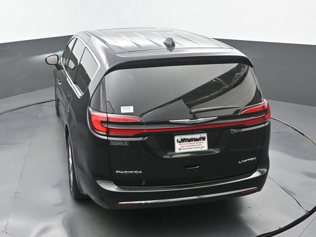Used 2026 Chrysler Pacifica Limited FWD image 30
