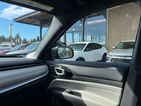 Used 2025 Jeep Compass Limited AWD/4WD image 36