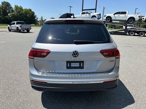 Used 2023 Volkswagen Tiguan SE w/ Panoramic Sunroof Package AWD/4WD image 8