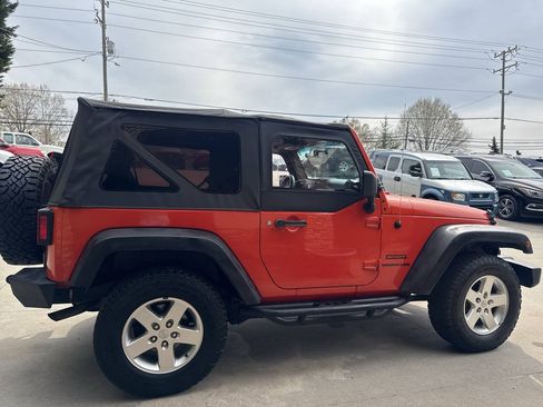Used 2015 Jeep Wrangler Sport AWD/4WD image 4