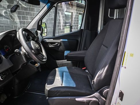 Used 2020 Mercedes-Benz Sprinter 2500 w/ Driver Convenience Package image 6
