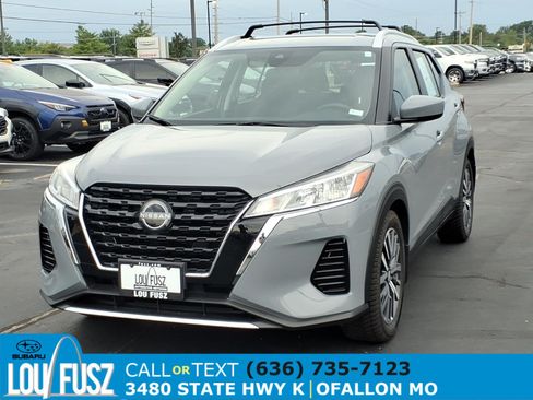 Used 2022 Nissan Kicks SV w/ Exterior Package FWD image 2