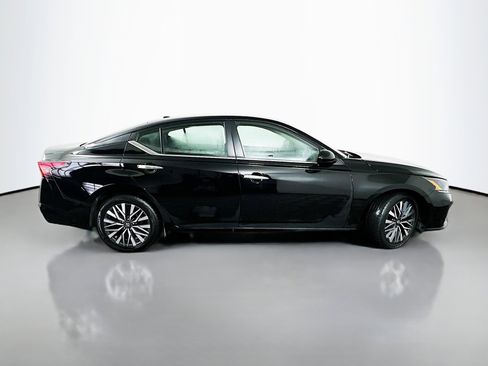 Used 2023 Nissan Altima 2.5 SV image 8