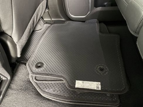 Used 2025 GMC Sierra 1500 SLT image 34