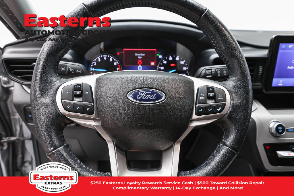 Used 2023 Ford Explorer XLT AWD/4WD image 11