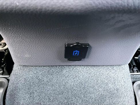 Used 2022 Toyota Camry SE FWD image 31