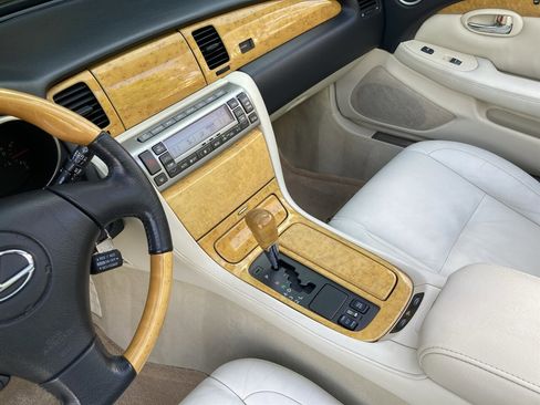 Used 2003 Lexus SC 430 Convertible image 23