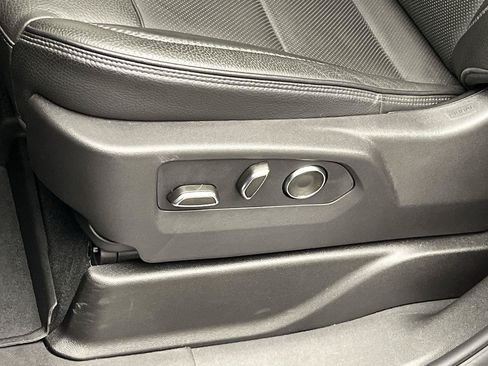 Certified 2025 GMC Yukon Denali w/ Sun & Power Step Package AWD/4WD image 12