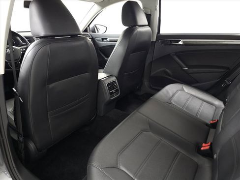 Used 2017 Volkswagen Passat 1.8T SE image 27