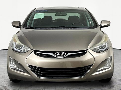 Used 2015 Hyundai Elantra SE w/ Option Group 03 FWD image 2