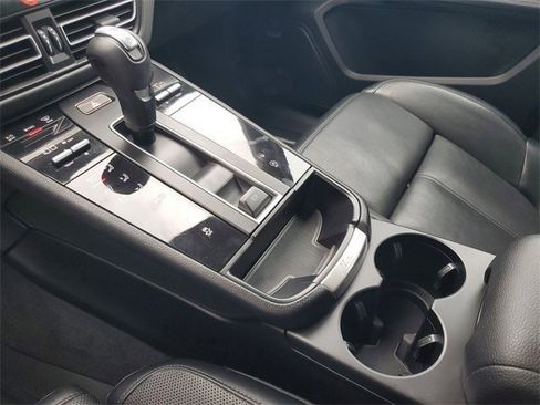 Used 2024 Porsche Macan w/ Premium Plus Package image 30