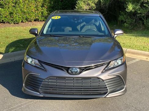 Used 2021 Toyota Camry LE w/ Convenience Package FWD image 2