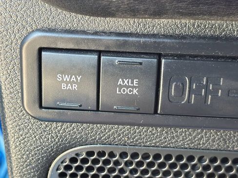 Used 2015 Jeep Wrangler Unlimited Rubicon AWD/4WD image 25