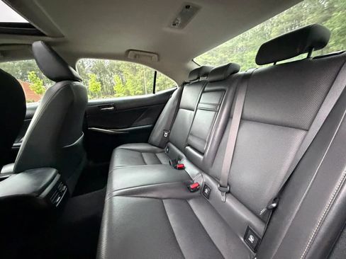 Used 2016 Lexus IS 300 AWD image 17