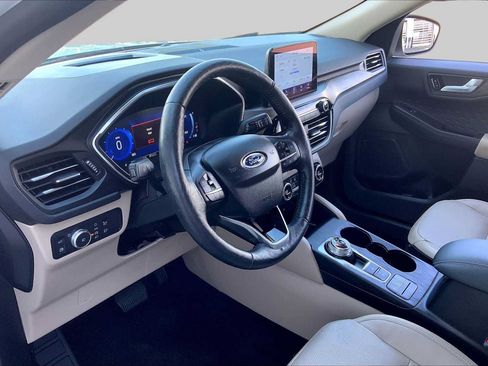 Used 2020 Ford Escape Titanium FWD image 18