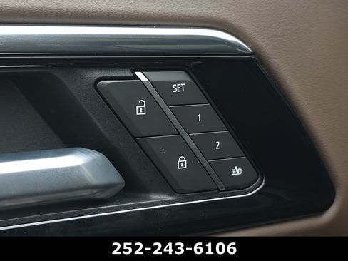 Used 2025 Chevrolet Suburban High Country AWD/4WD image 9