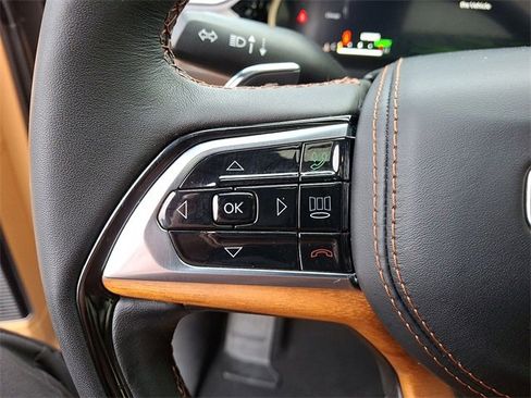 Used 2024 Jeep Grand Cherokee Summit image 17