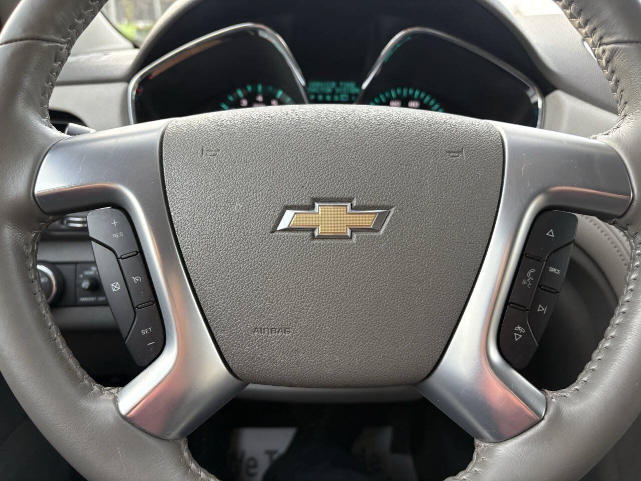 Used 2017 Chevrolet Traverse LT w/ Style and Technology Package FWD image 33