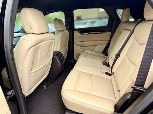Used 2018 Cadillac XT5 FWD image 8