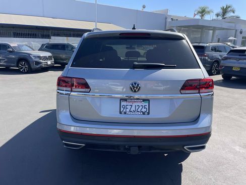Certified 2023 Volkswagen Atlas SE w/ Panoramic Sunroof Package FWD image 4
