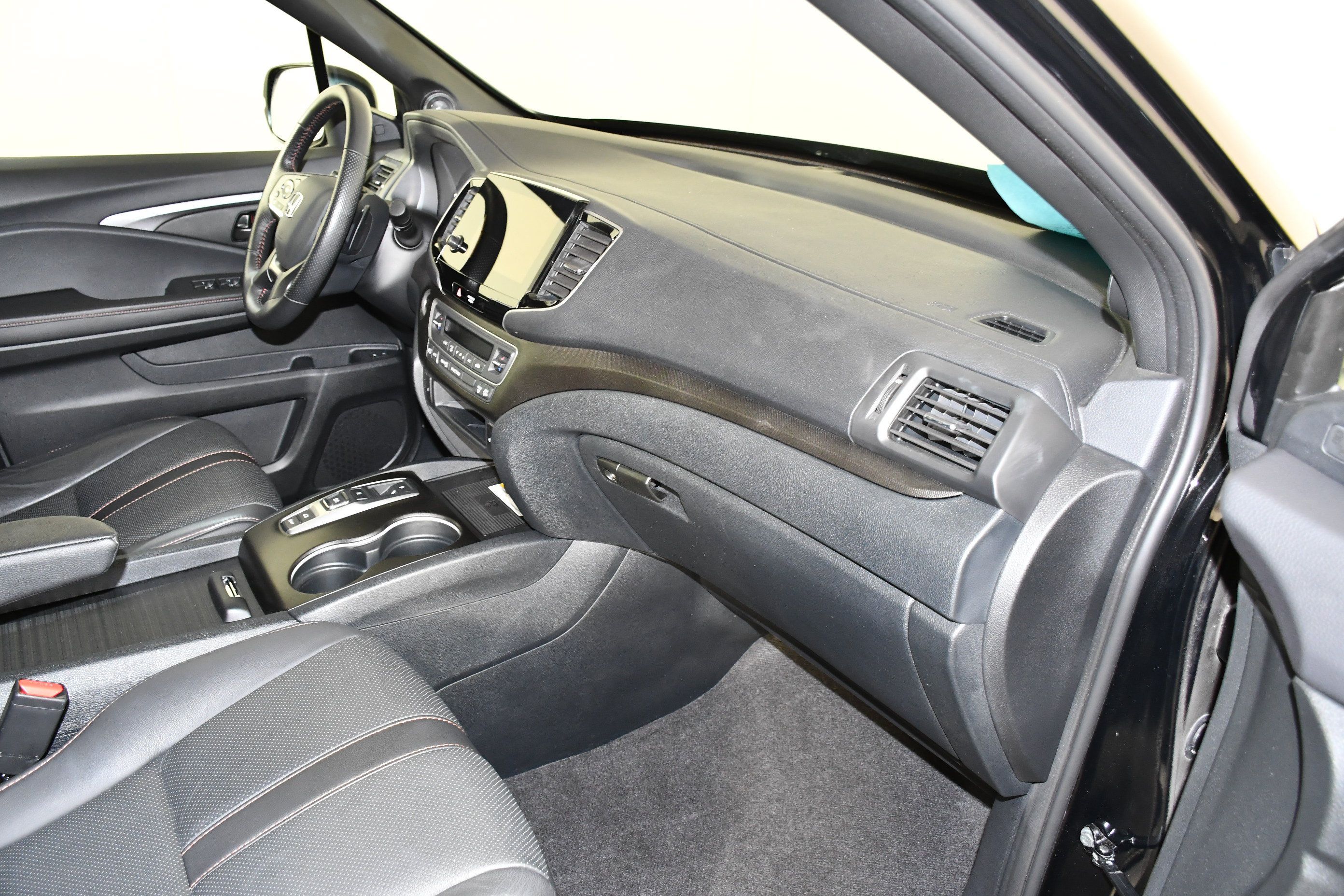 Certified 2023 Honda Passport TrailSport image 42