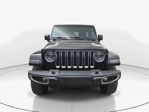 Used 2019 Jeep Wrangler Unlimited Sahara AWD/4WD image 10