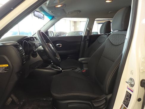 Used 2018 Kia Soul FWD image 18