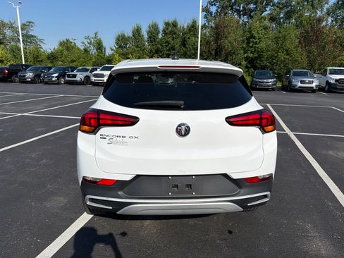 Used 2022 Buick Encore GX Preferred w/ Cold Weather Comfort Package AWD/4WD image 5