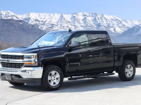 Used 2018 Chevrolet Silverado 1500 LT w/ All Star Edition AWD/4WD image 2